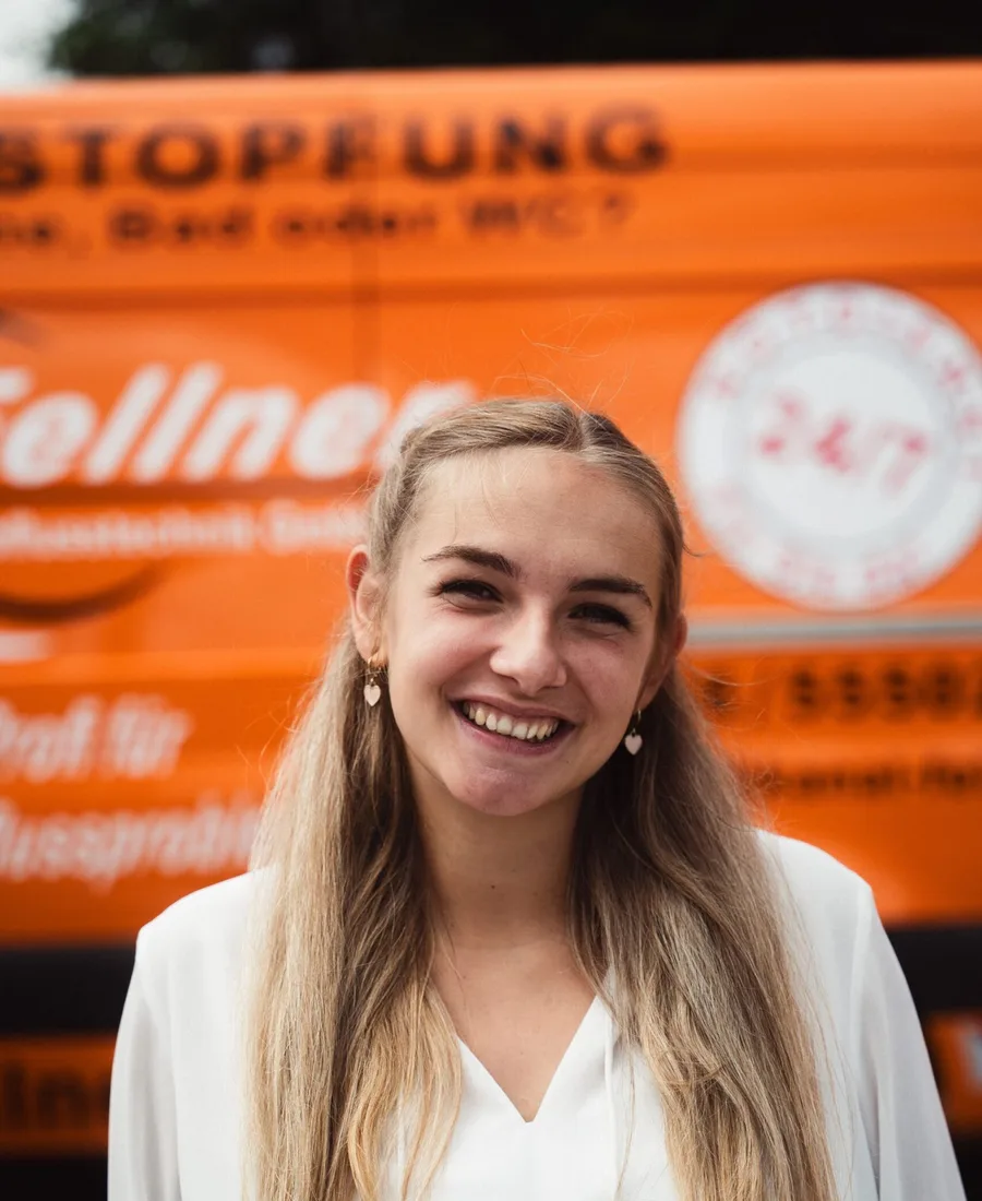 Emina Heimerl – Deine kompetente Ansprechpartnerin bei Fellner Abflusstechnik GmbH